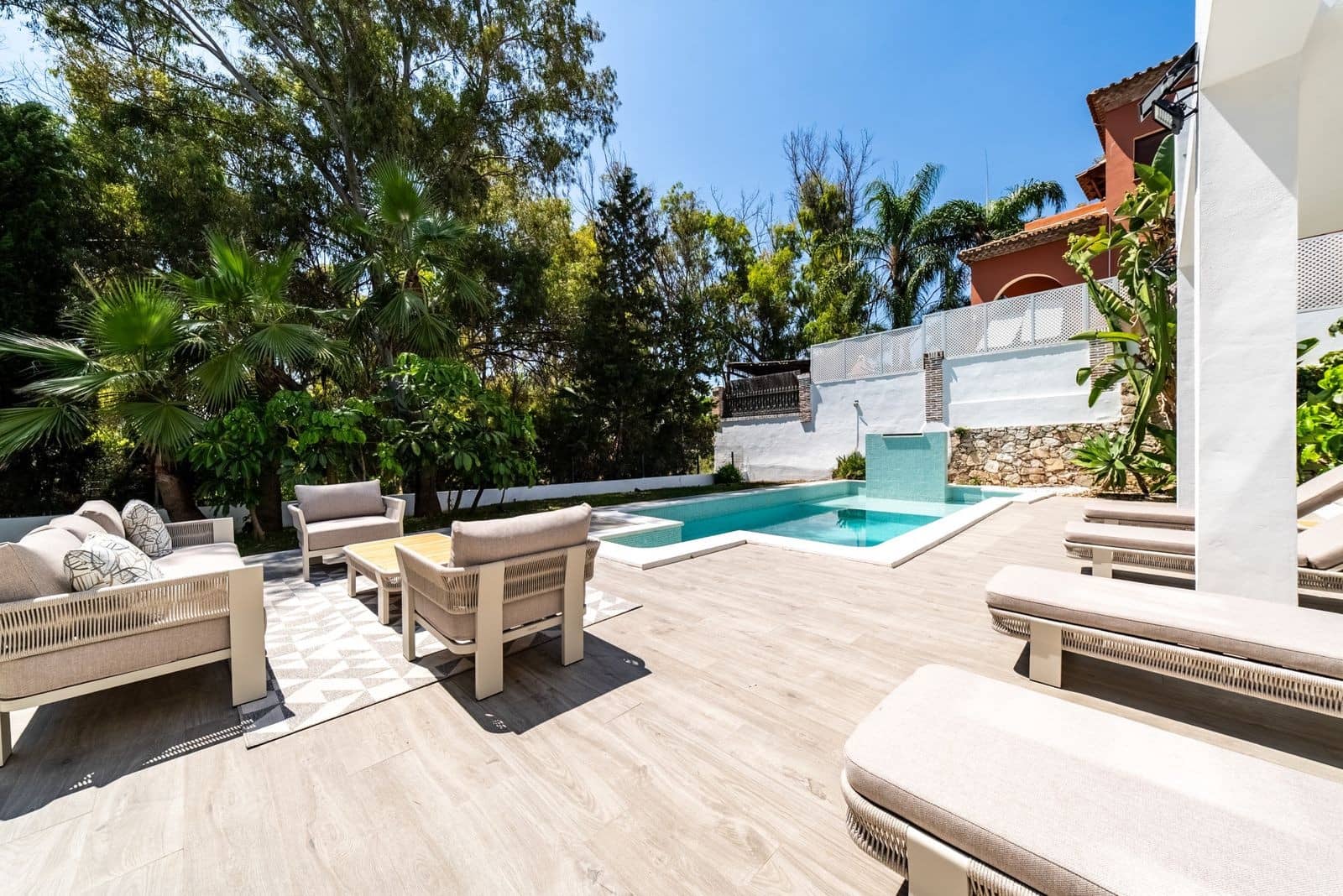 4 Zimmer Villa zu verkaufen in Nueva Andalucia mit Pool Garage - 1.890.000 € (Ref: 10115624)