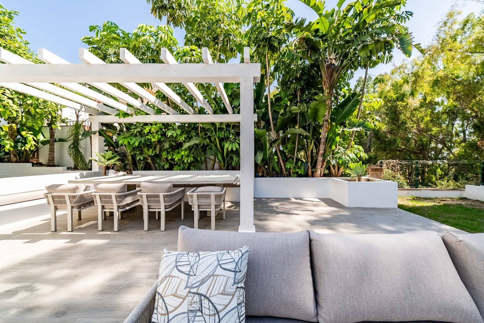 4 Zimmer Villa zu verkaufen in Nueva Andalucia mit Pool Garage - 1.890.000 € (Ref: 10115624)