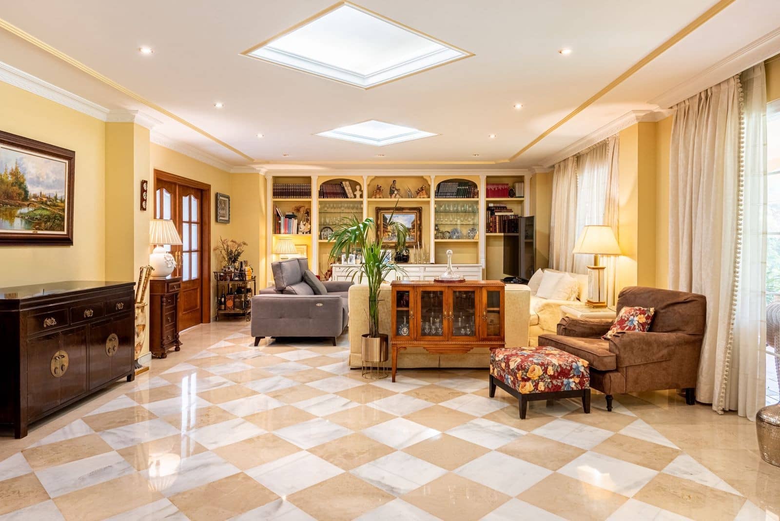 5 chambre Villa/Maison à vendre à Nueva Andalucia avec piscine garage - 3 650 000 € (Ref: 10115625)