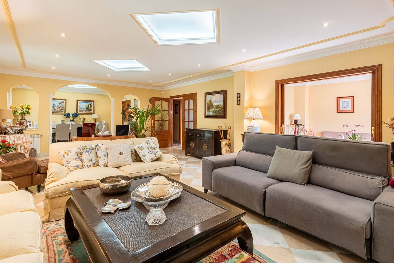 5 chambre Villa/Maison à vendre à Nueva Andalucia avec piscine garage - 3 650 000 € (Ref: 10115625)