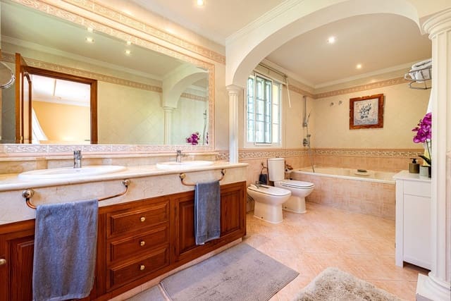 5 chambre Villa/Maison à vendre à Nueva Andalucia, Marbella avec piscine garage - 3 650 000 € (Ref: 10115625)