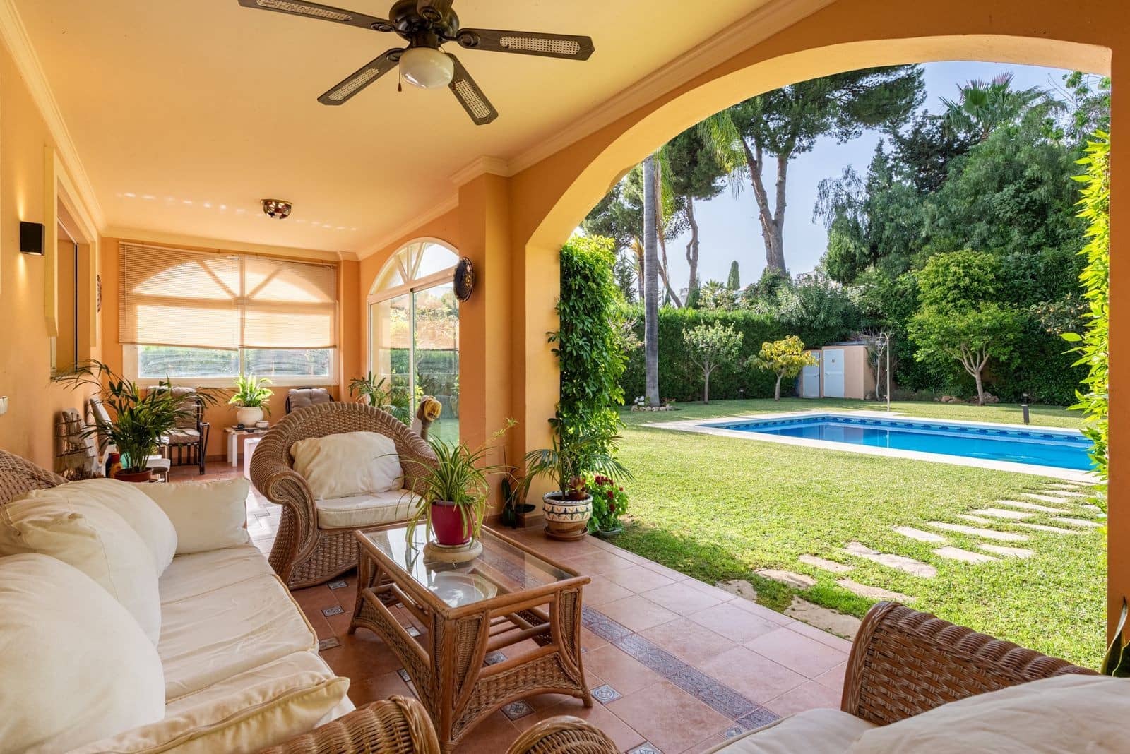 5 chambre Villa/Maison à vendre à Nueva Andalucia avec piscine garage - 3 650 000 € (Ref: 10115625)