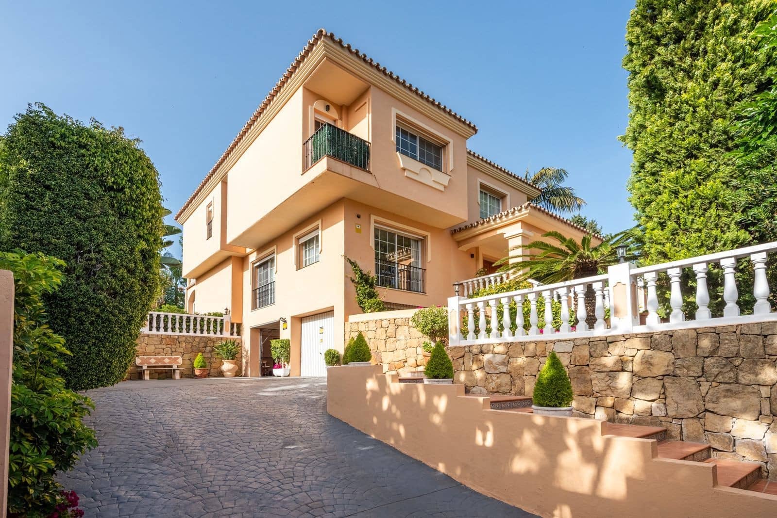 5 chambre Villa/Maison à vendre à Nueva Andalucia avec piscine garage - 3 650 000 € (Ref: 10115625)