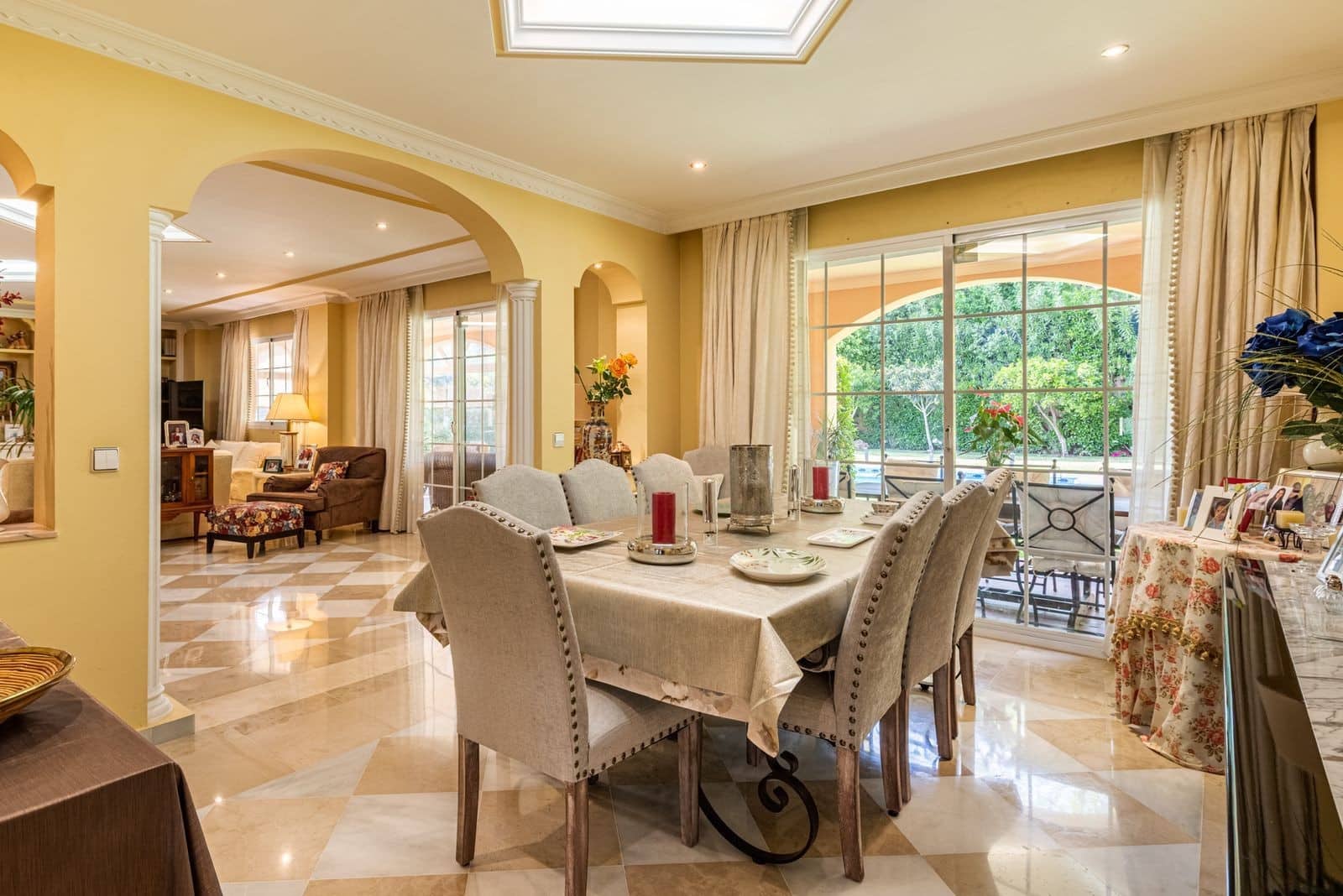 5 chambre Villa/Maison à vendre à Nueva Andalucia avec piscine garage - 3 650 000 € (Ref: 10115625)