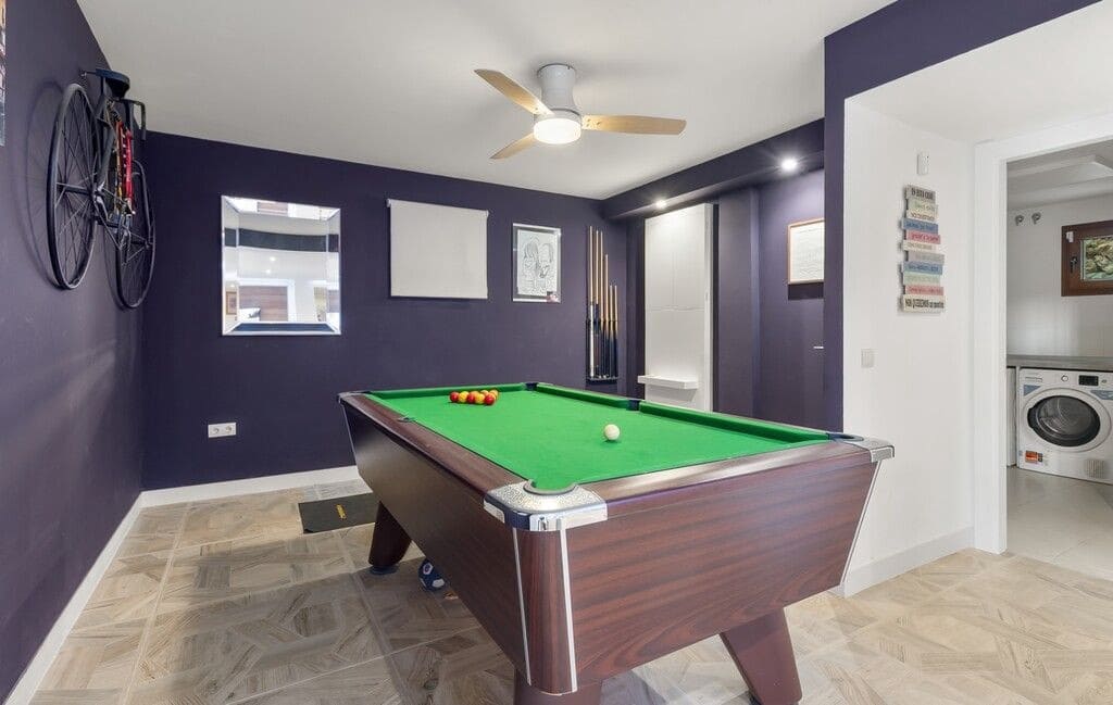 4 sovrum Villa till salu i New Golden Mile med pool garage - 1 375 000 € (Ref: 10115627)