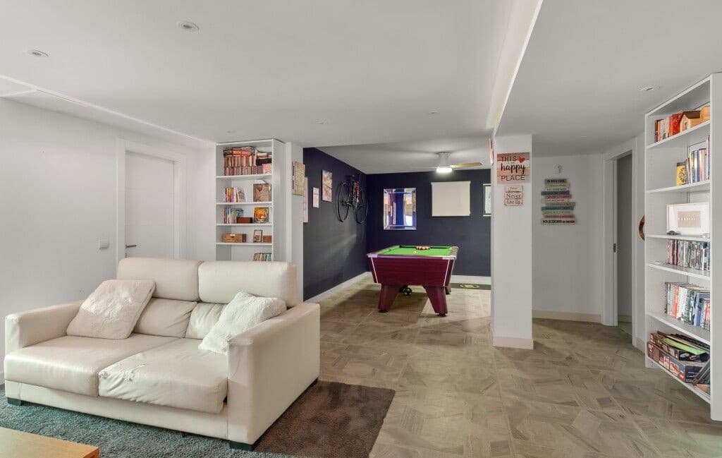 4 sovrum Villa till salu i New Golden Mile med pool garage - 1 375 000 € (Ref: 10115627)