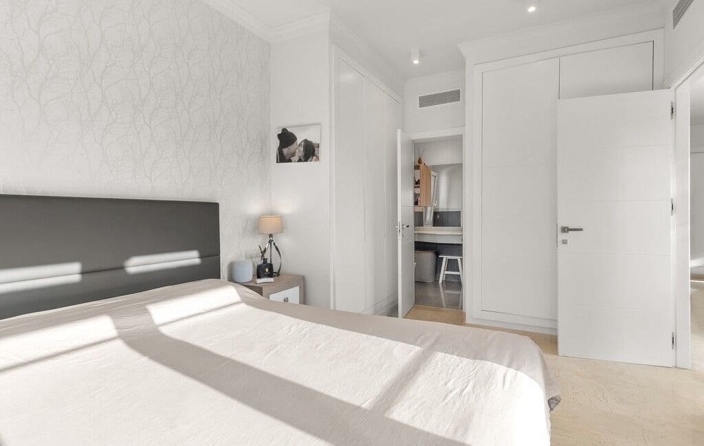 4 sovrum Villa till salu i New Golden Mile med pool garage - 1 375 000 € (Ref: 10115627)
