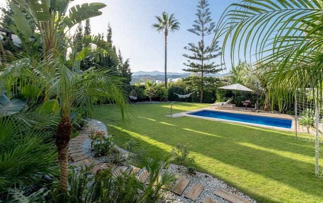4 sovrum Villa till salu i Selwo, Estepona med pool garage - 1 375 000 € (Ref: 10115627)