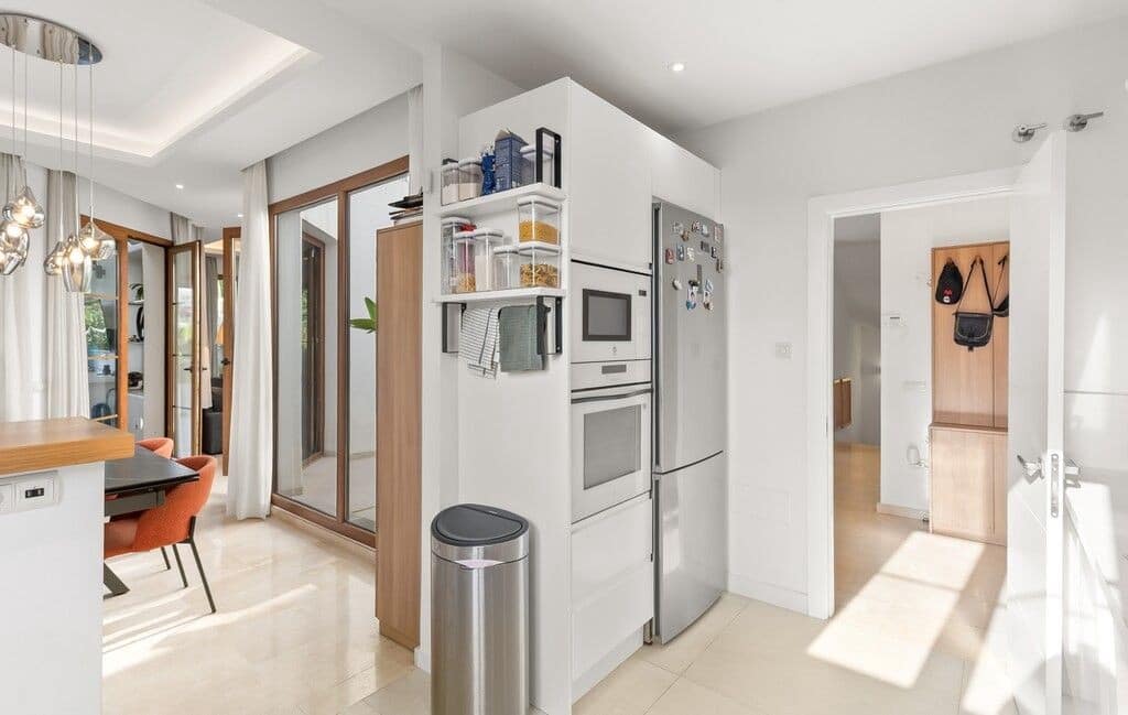 4 sovrum Villa till salu i New Golden Mile med pool garage - 1 375 000 € (Ref: 10115627)