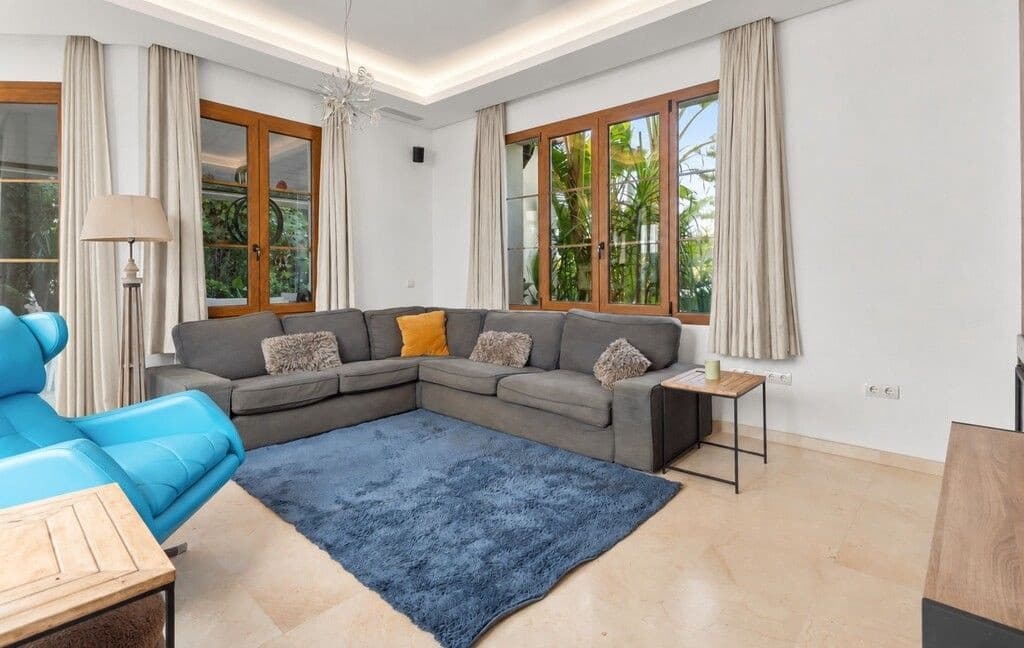 4 sovrum Villa till salu i New Golden Mile med pool garage - 1 375 000 € (Ref: 10115627)