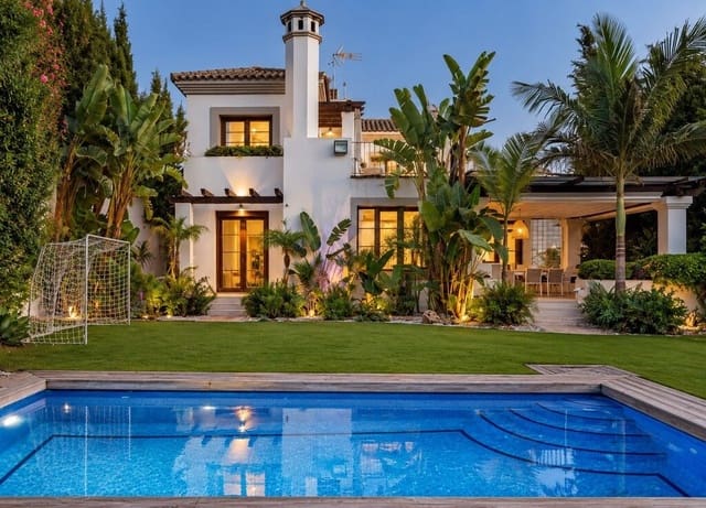 4 sovrum Villa till salu i Selwo, Estepona med pool garage - 1 375 000 € (Ref: 10115627)