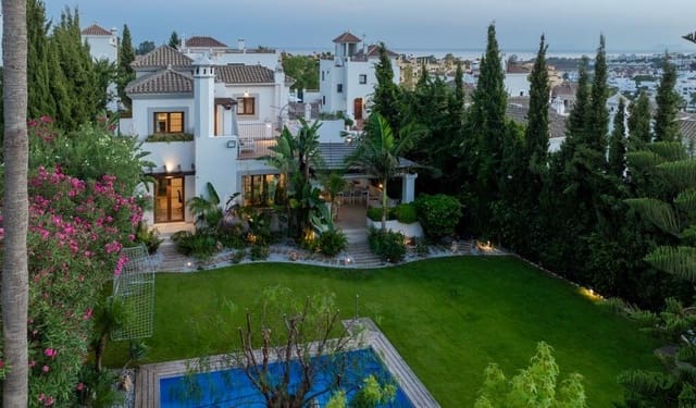 4 sovrum Villa till salu i Selwo, Estepona med pool garage - 1 375 000 € (Ref: 10115627)