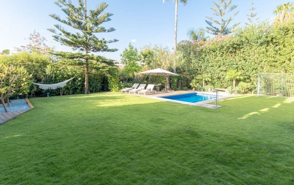 4 sovrum Villa till salu i New Golden Mile med pool garage - 1 375 000 € (Ref: 10115627)
