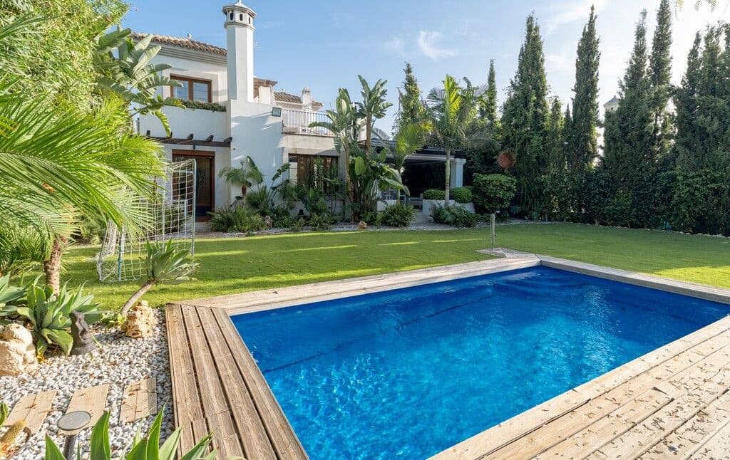 4 sovrum Villa till salu i New Golden Mile med pool garage - 1 375 000 € (Ref: 10115627)
