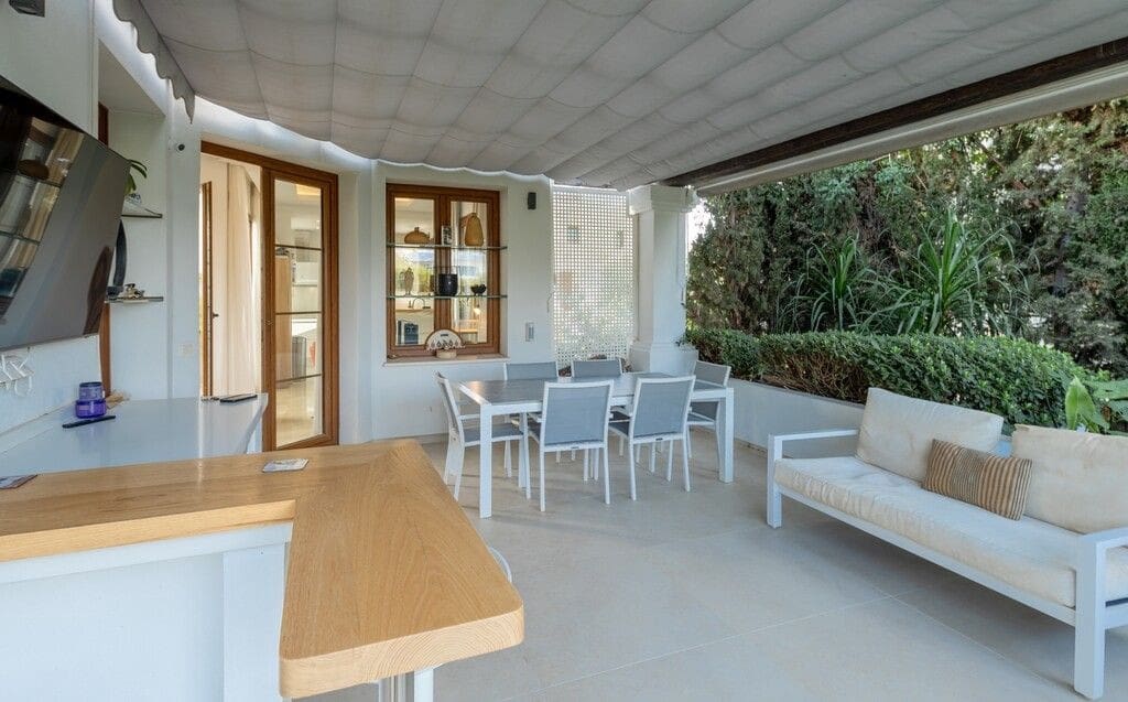 4 sovrum Villa till salu i New Golden Mile med pool garage - 1 375 000 € (Ref: 10115627)