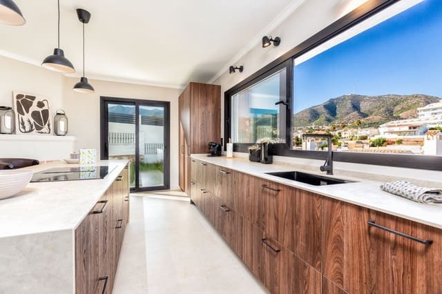 5 soverom Villa til salgs i Torreblanca, Fuengirola med svømmebasseng garasje - € 1 495 000 (Ref: 10115629)