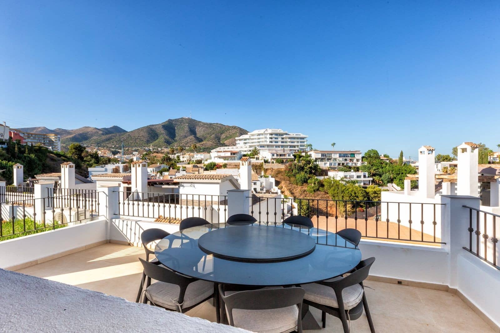5 soverom Villa til salgs i Fuengirola med svømmebasseng garasje - € 1 495 000 (Ref: 10115629)