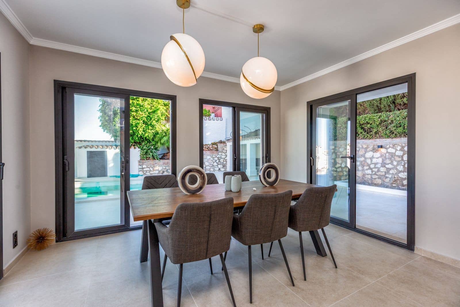 5 soverom Villa til salgs i Fuengirola med svømmebasseng garasje - € 1 495 000 (Ref: 10115629)