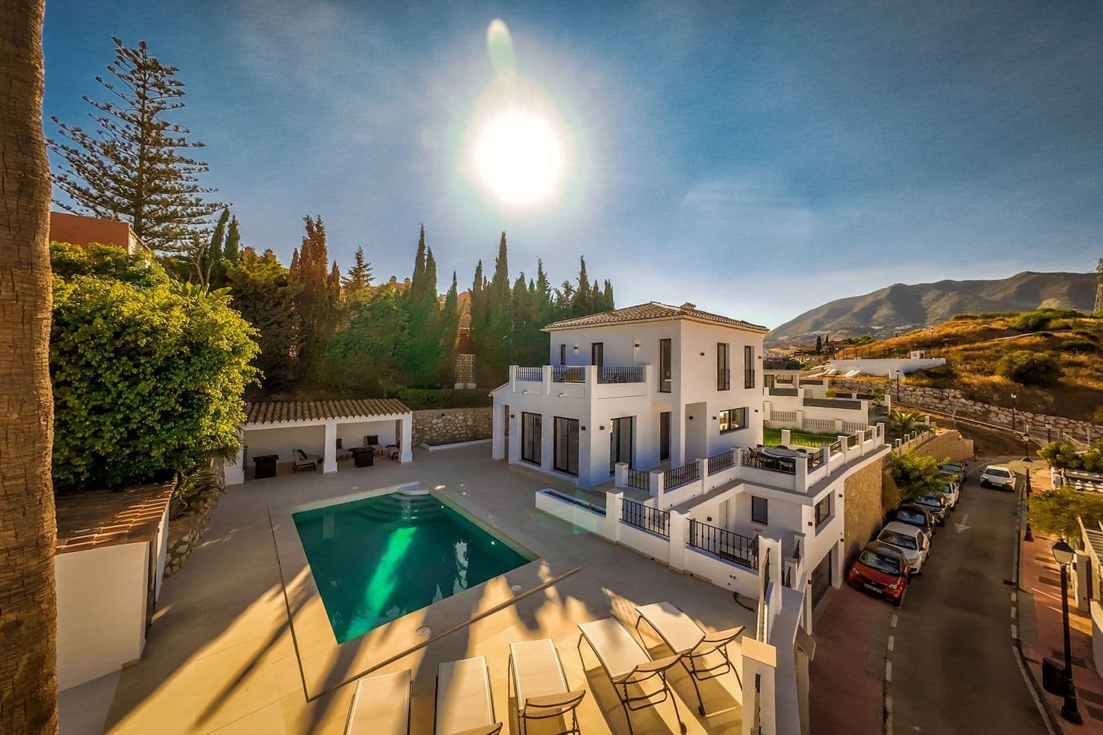 5 soverom Villa til salgs i Fuengirola med svømmebasseng garasje - € 1 495 000 (Ref: 10115629)