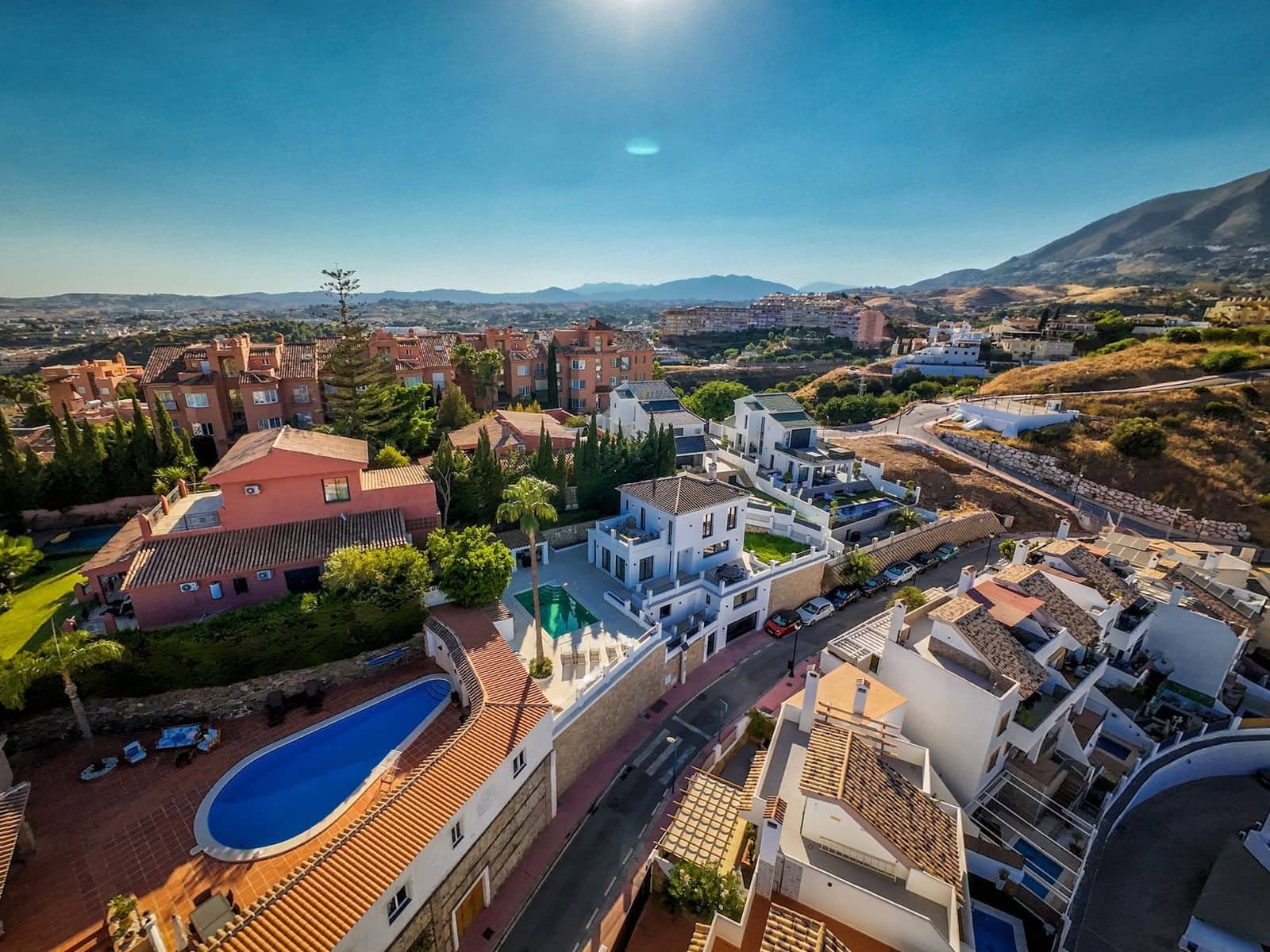 5 soverom Villa til salgs i Fuengirola med svømmebasseng garasje - € 1 495 000 (Ref: 10115629)