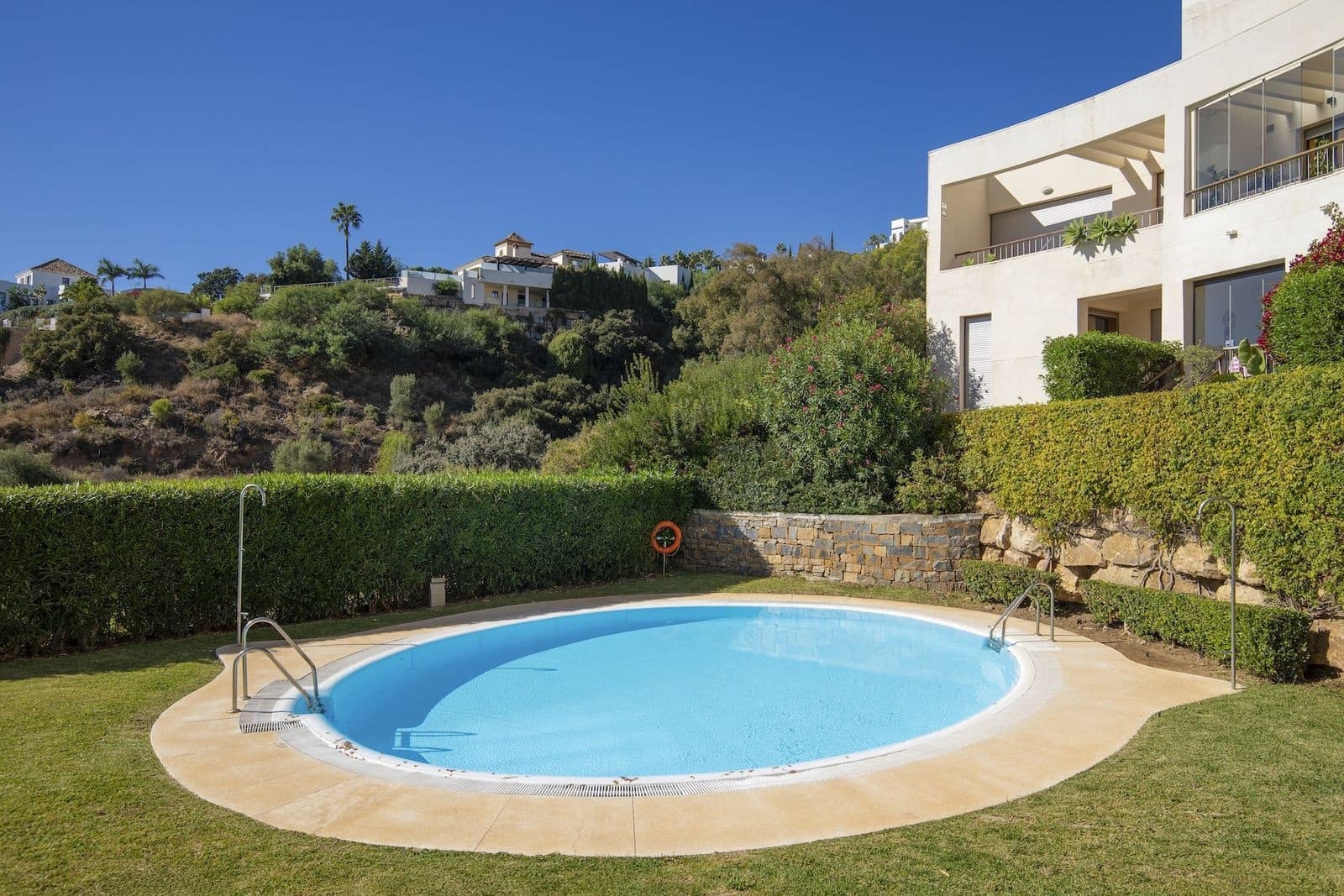 3 quarto Penthouse para venda em Marbella com piscina garagem - 795 000 € (Ref: 10115631)