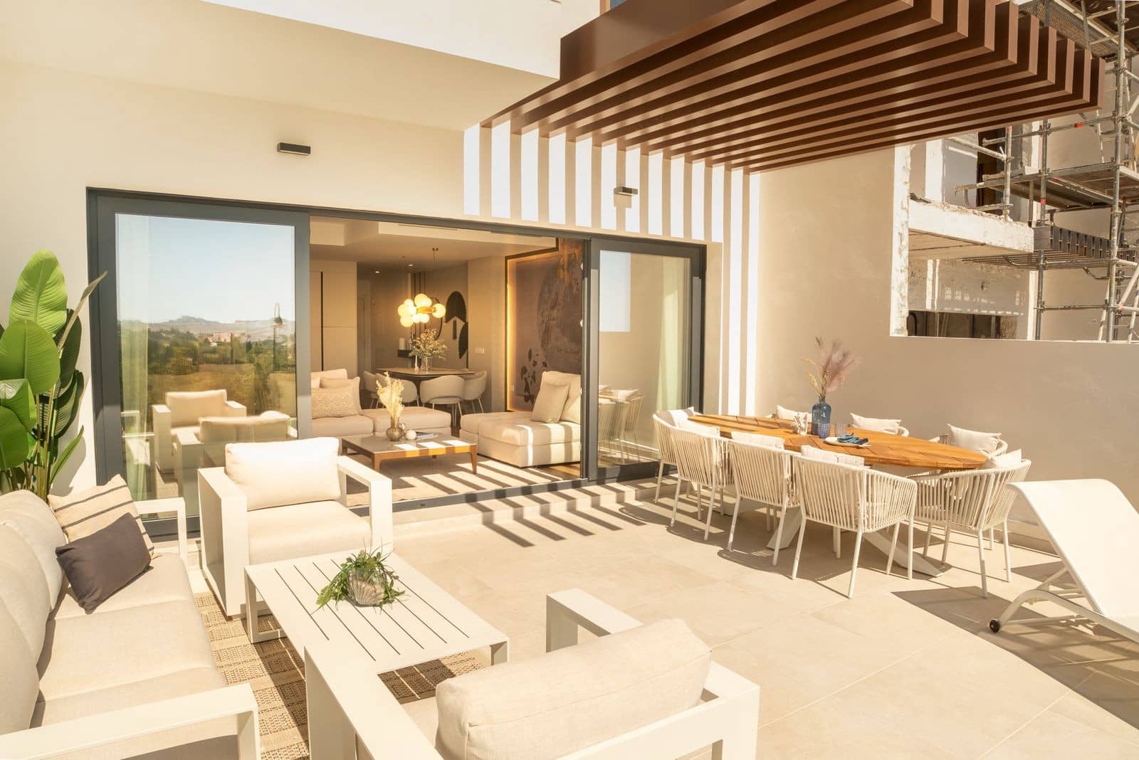 3 soverom Kjedet enebolig til salgs i Mijas Costa med svømmebasseng garasje - € 1 050 000 (Ref: 10115632)
