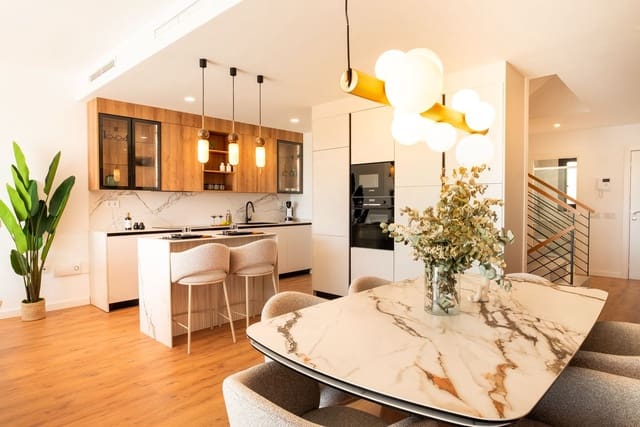 3 sovrum Semi-fristående Villa till salu i Mijas Costa, Mijas med pool garage - 1 050 000 € (Ref: 10115632)