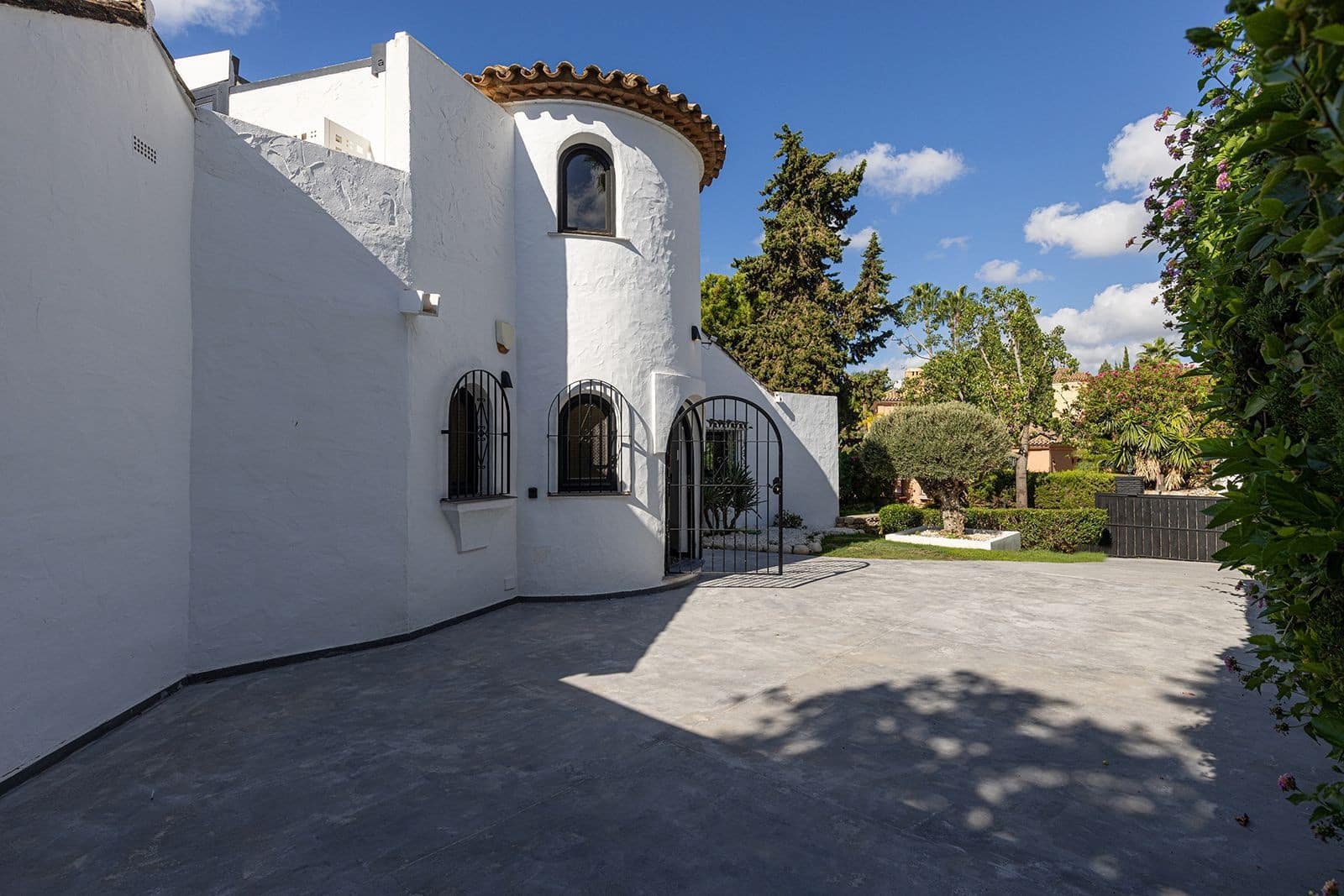 5 soverom Villa til salgs i Marbella med svømmebasseng garasje - € 2 395 000 (Ref: 10119701)