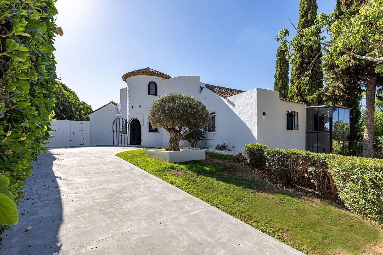 5 soverom Villa til salgs i Marbella med svømmebasseng garasje - € 2 395 000 (Ref: 10119701)