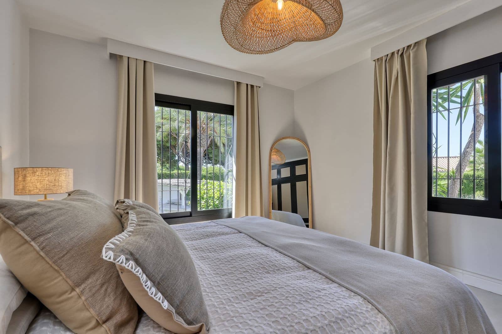 5 soverom Villa til salgs i Marbella med svømmebasseng garasje - € 2 395 000 (Ref: 10119701)