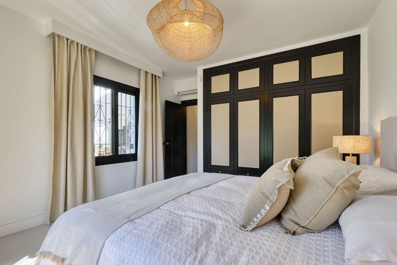 5 soverom Villa til salgs i Marbella med svømmebasseng garasje - € 2 395 000 (Ref: 10119701)