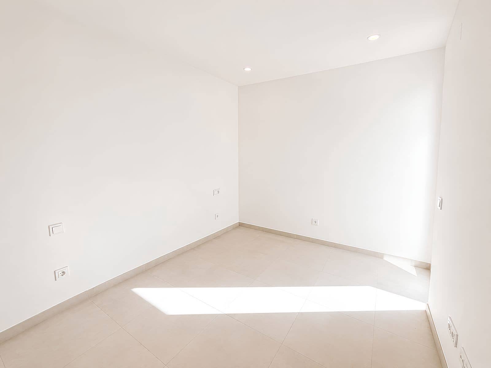 3 makuuhuone Huoneisto myytävänä paikassa La Cala de Mijas mukana uima-altaan 
autotalli - 895 000 € (Ref: 10124278)