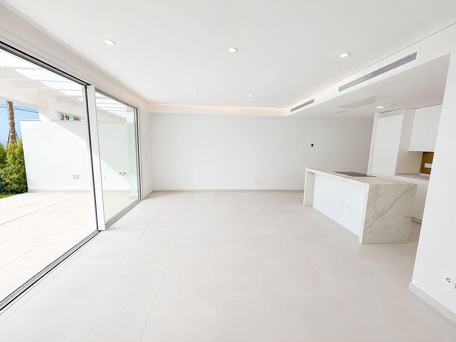 3 makuuhuone Huoneisto myytävänä paikassa La Cala de Mijas mukana uima-altaan 
autotalli - 895 000 € (Ref: 10124278)