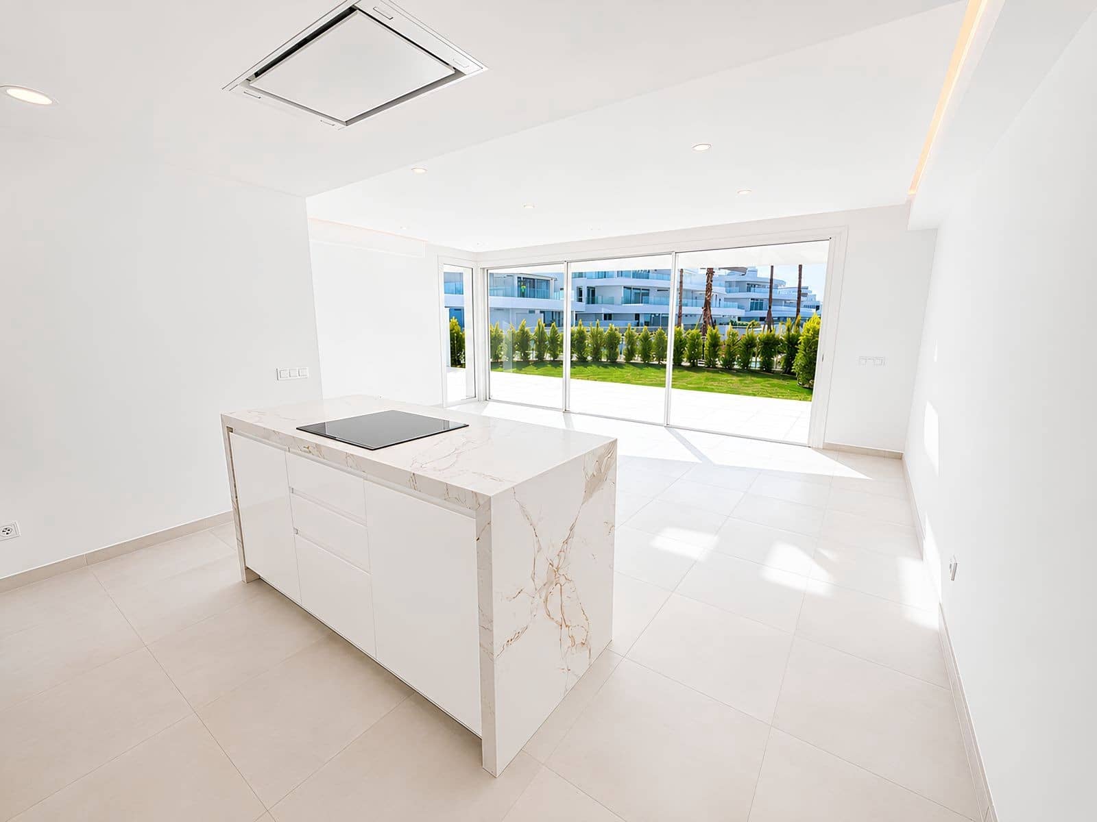 3 makuuhuone Huoneisto myytävänä paikassa La Cala de Mijas mukana uima-altaan 
autotalli - 895 000 € (Ref: 10124278)