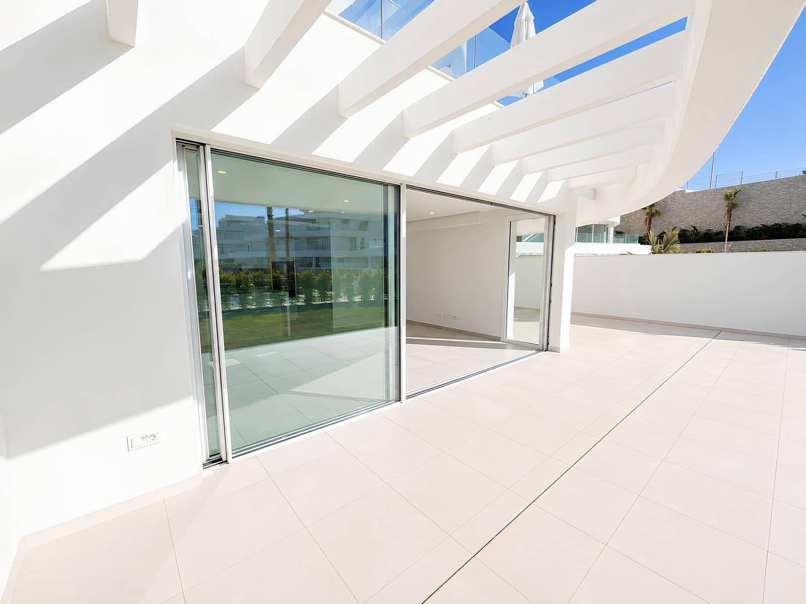 3 makuuhuone Huoneisto myytävänä paikassa La Cala de Mijas mukana uima-altaan 
autotalli - 895 000 € (Ref: 10124278)