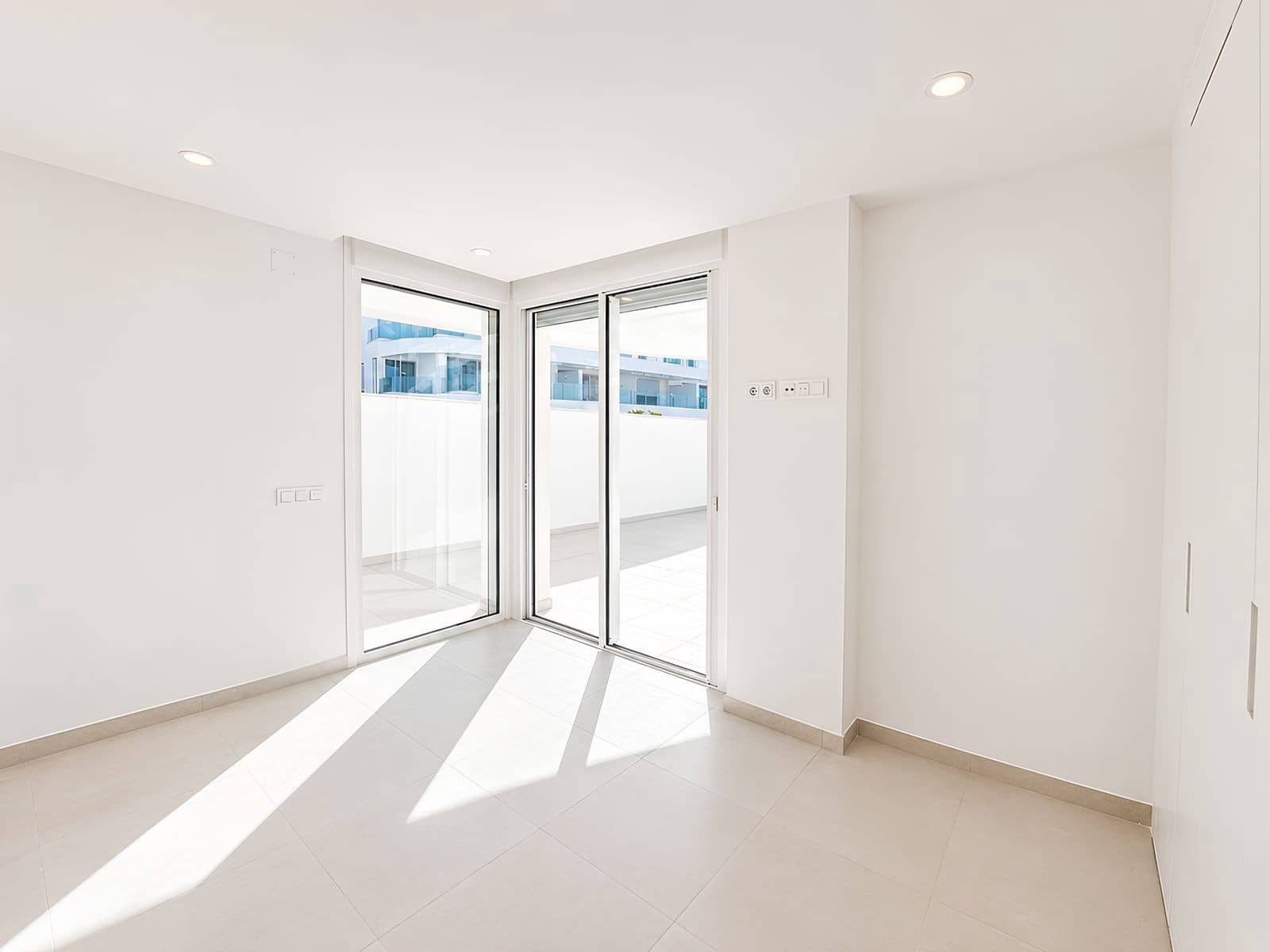 3 makuuhuone Huoneisto myytävänä paikassa La Cala de Mijas mukana uima-altaan 
autotalli - 895 000 € (Ref: 10124278)