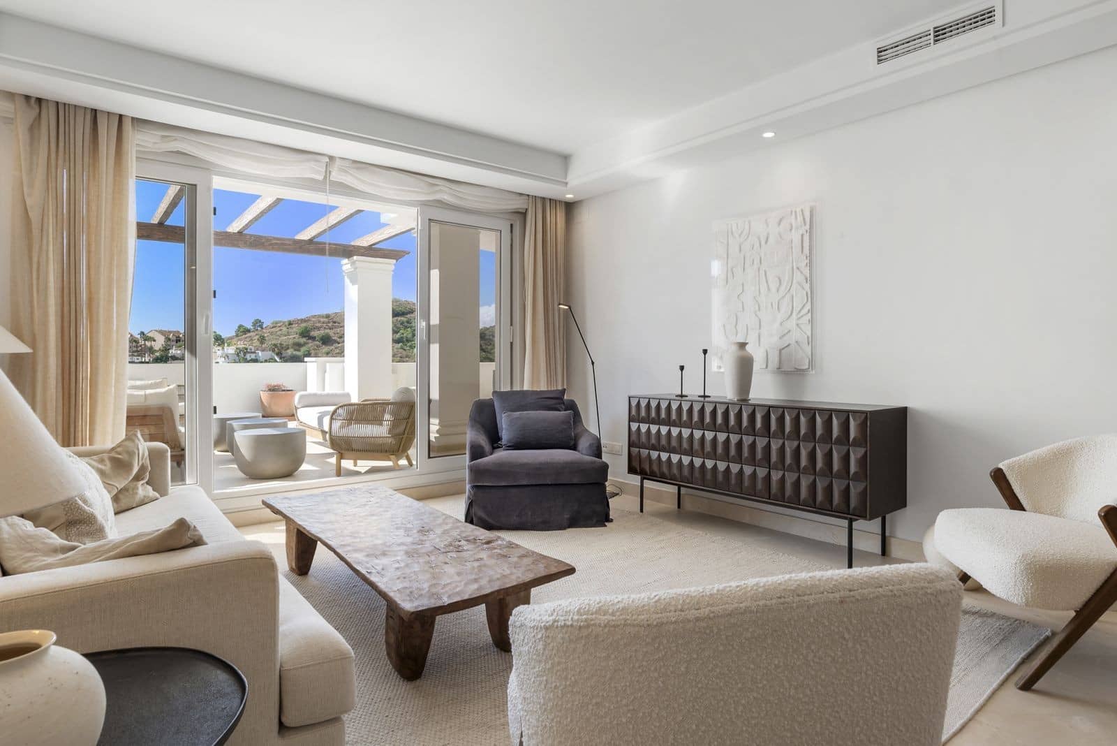 3 bedroom Apartment for sale in Marbella with pool garage - € 849,000 (Ref: 10124280)