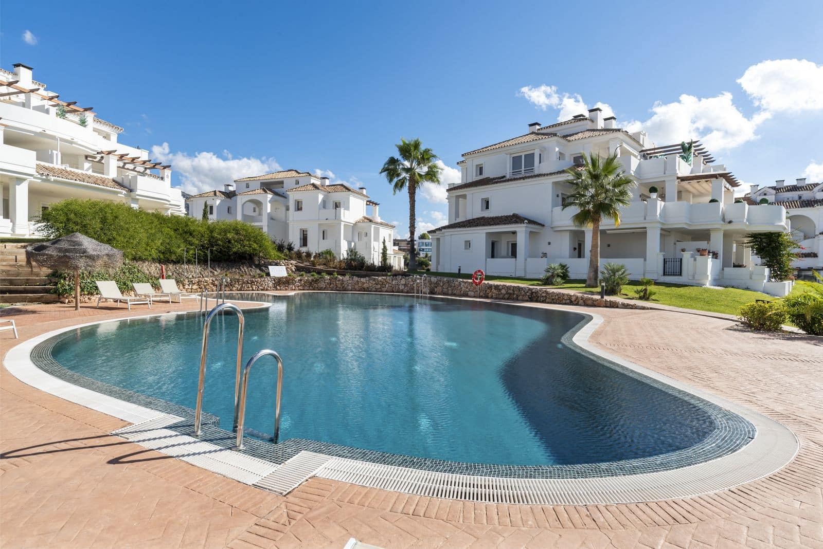 3 bedroom Apartment for sale in Marbella with pool garage - € 849,000 (Ref: 10124280)