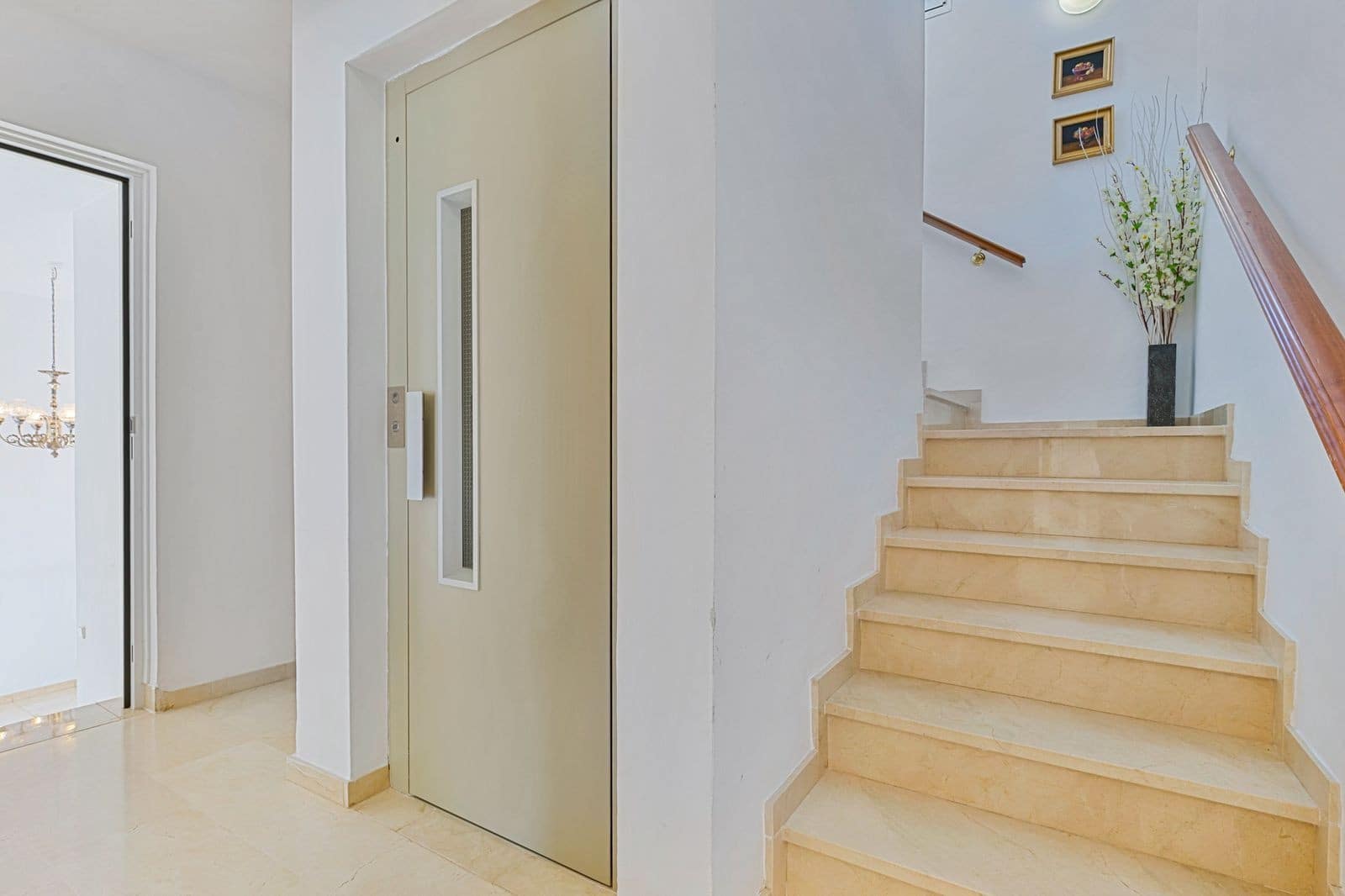 6 Zimmer Villa zu verkaufen in Valtocado mit Pool Garage - 1.397.000 € (Ref: 10124284)