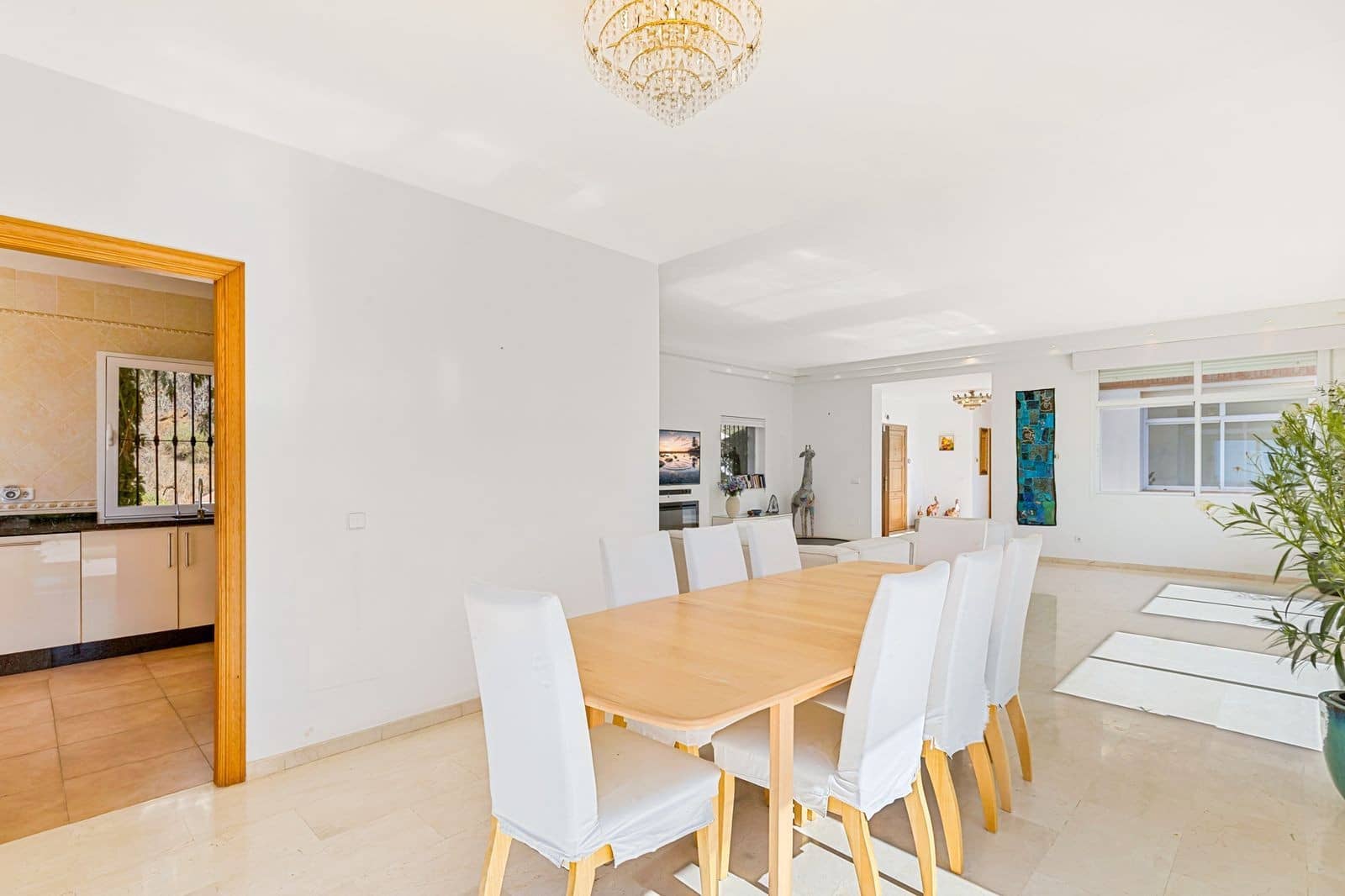 6 Zimmer Villa zu verkaufen in Valtocado mit Pool Garage - 1.397.000 € (Ref: 10124284)