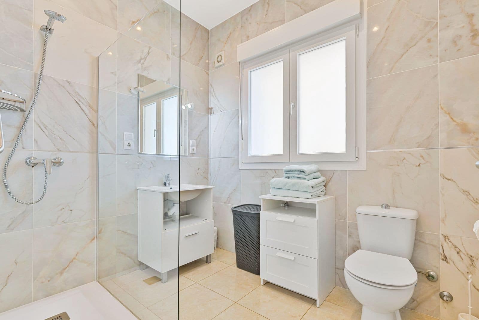 6 Zimmer Villa zu verkaufen in Valtocado mit Pool Garage - 1.397.000 € (Ref: 10124284)