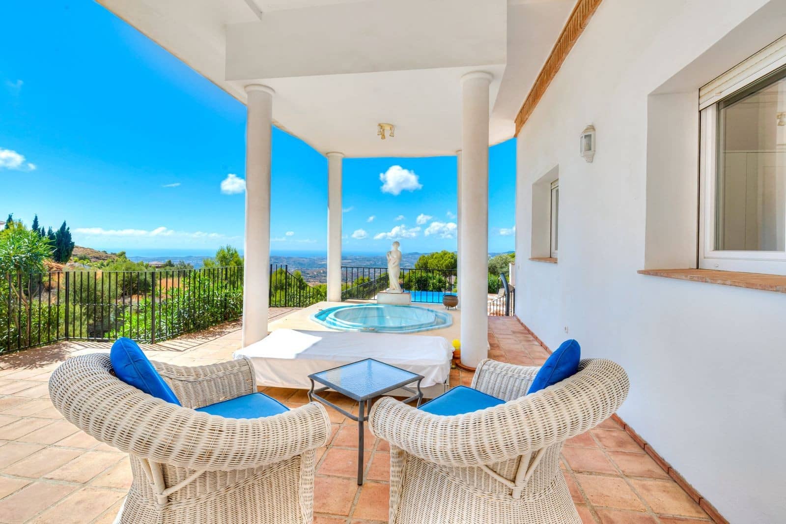 6 Zimmer Villa zu verkaufen in Valtocado mit Pool Garage - 1.397.000 € (Ref: 10124284)