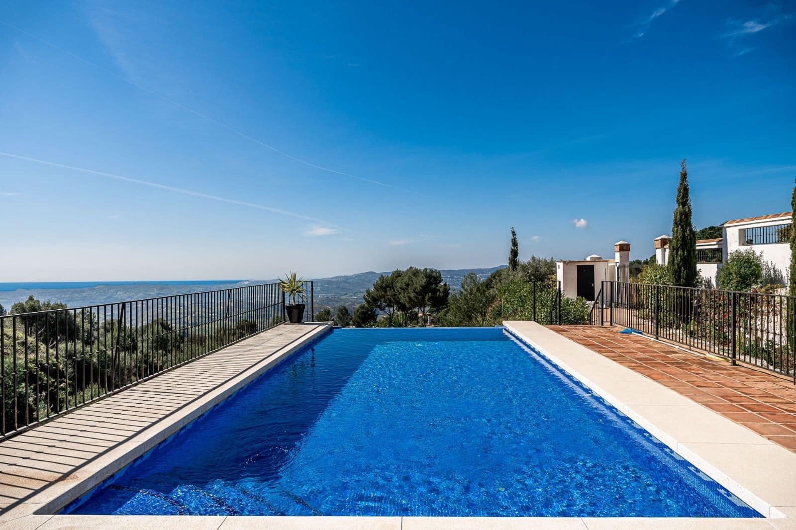 6 Zimmer Villa zu verkaufen in Valtocado mit Pool Garage - 1.397.000 € (Ref: 10124284)
