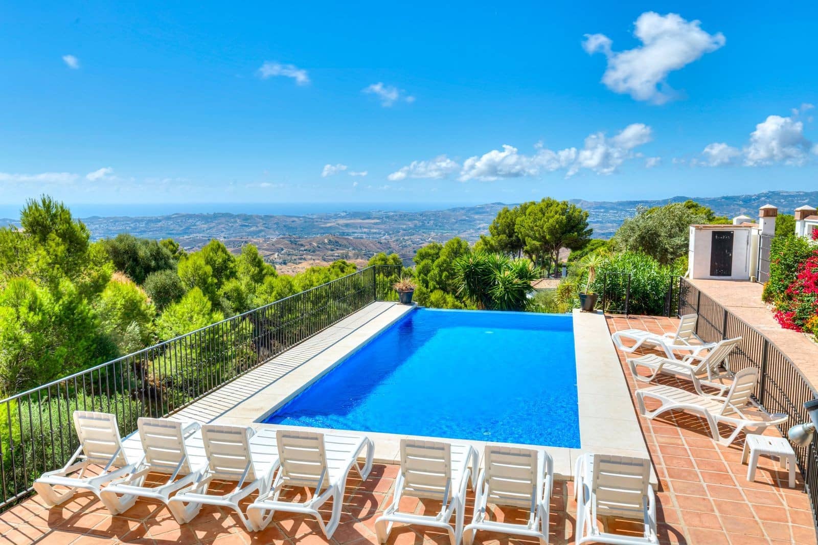 6 Zimmer Villa zu verkaufen in Valtocado mit Pool Garage - 1.397.000 € (Ref: 10124284)