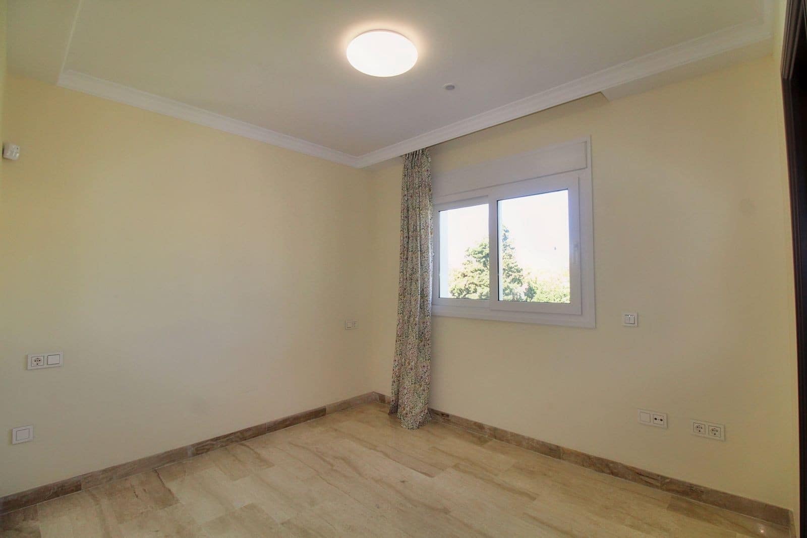 4 slaapkamer Villa te koop in Guadalmina met zwembad garage - € 1.900.000 (Ref: 10124285)