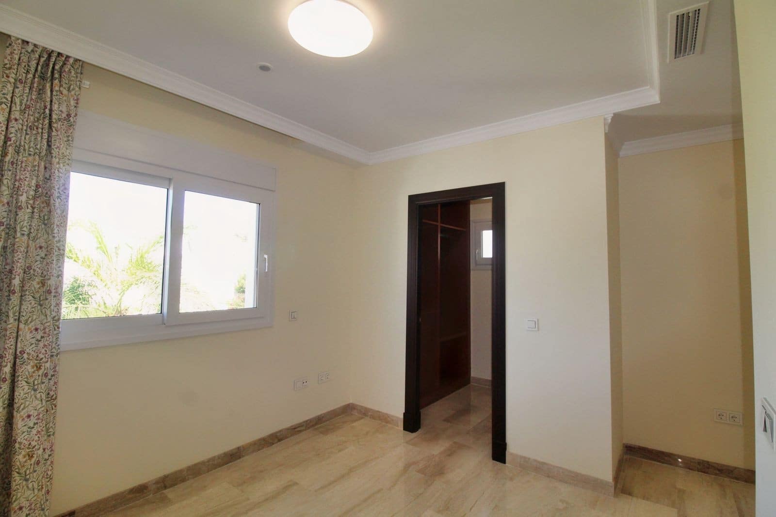 4 slaapkamer Villa te koop in Guadalmina met zwembad garage - € 1.900.000 (Ref: 10124285)