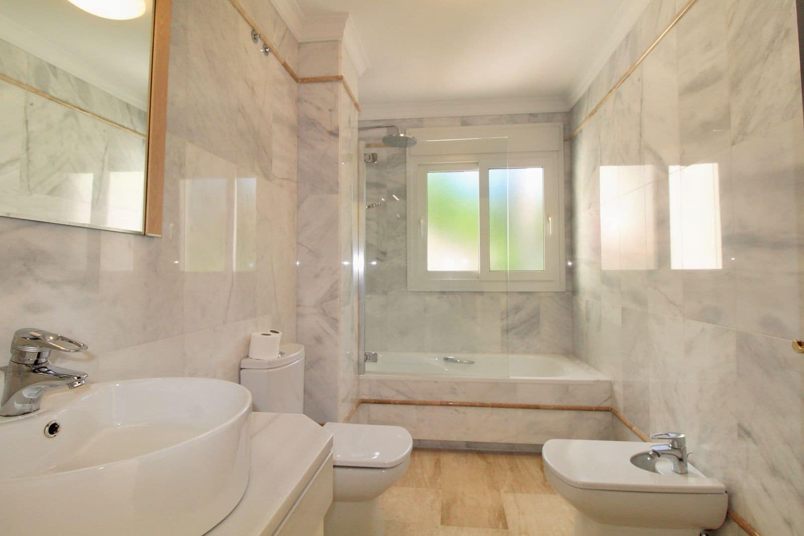 4 slaapkamer Villa te koop in Guadalmina met zwembad garage - € 1.900.000 (Ref: 10124285)