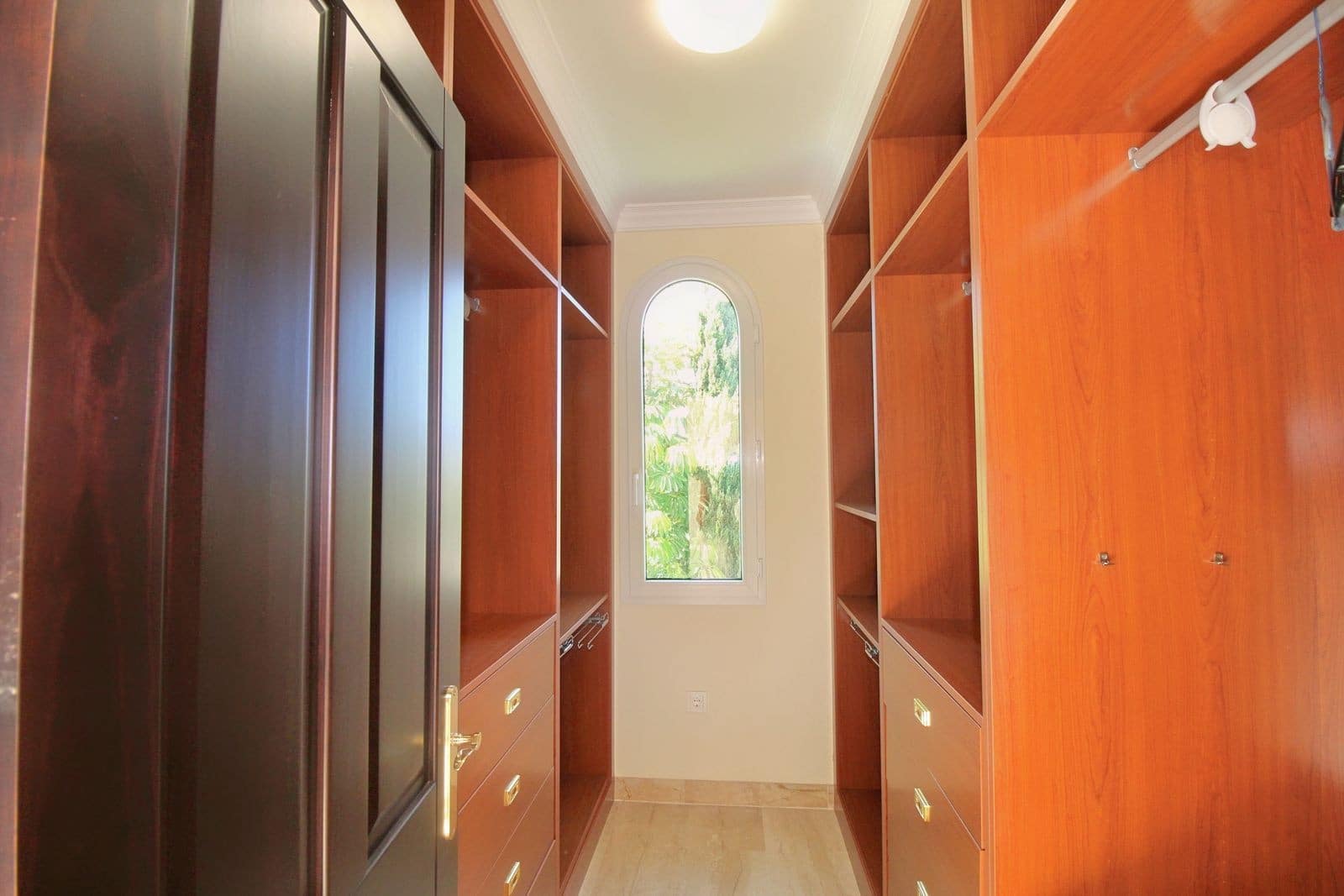 4 slaapkamer Villa te koop in Guadalmina met zwembad garage - € 1.900.000 (Ref: 10124285)