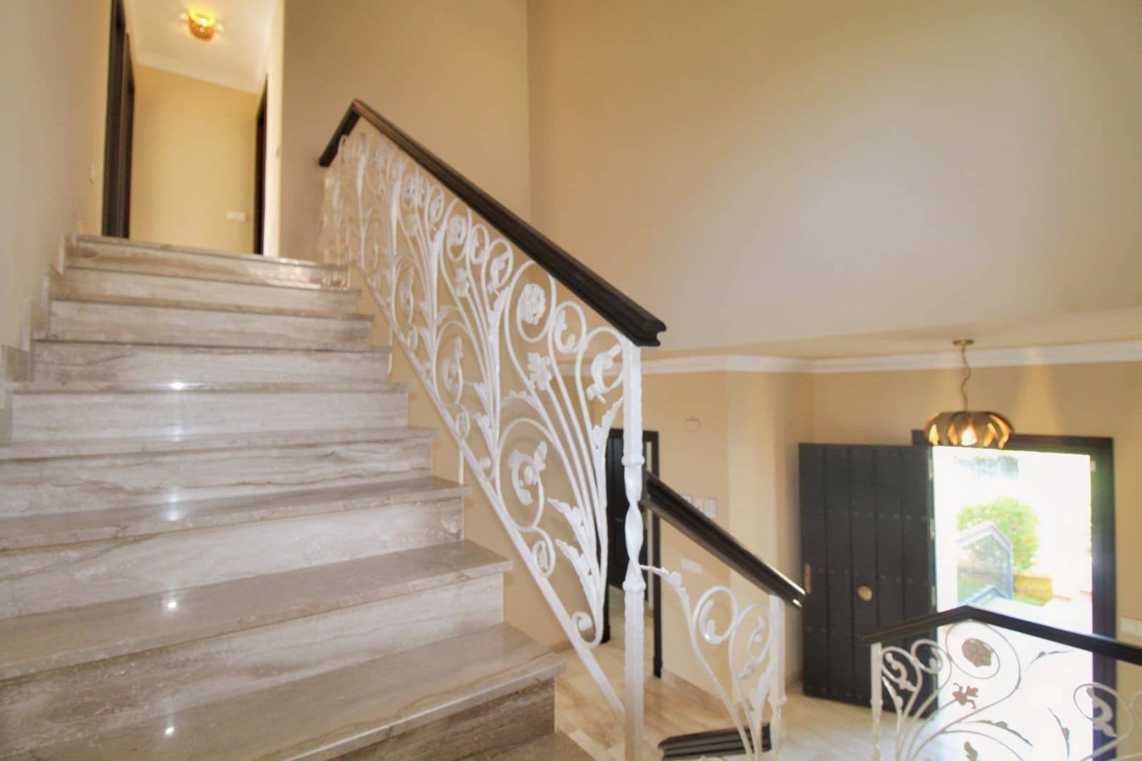 4 slaapkamer Villa te koop in Guadalmina met zwembad garage - € 1.900.000 (Ref: 10124285)