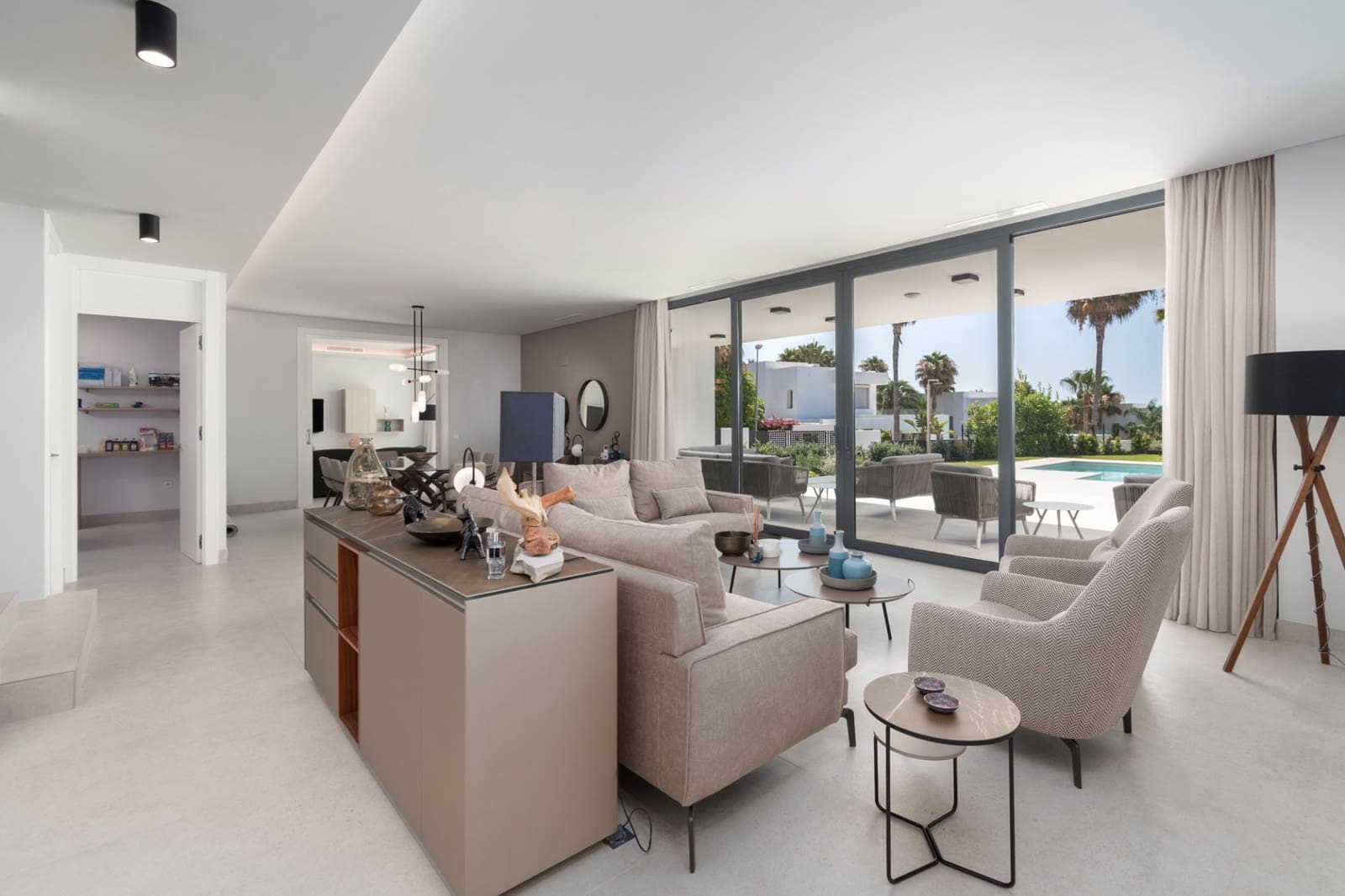 5 bedroom Villa for sale in Marbella with pool garage - € 5,200,000 (Ref: 10124286)